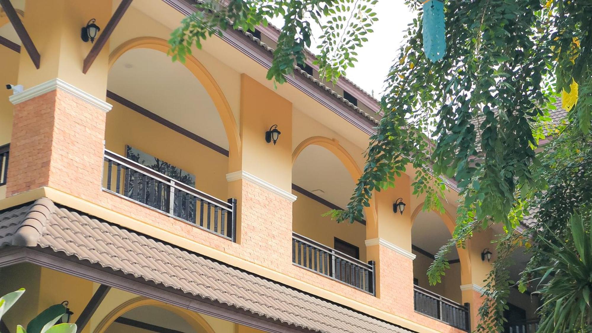 Siam Avari Hotel, 清莱 外观 照片